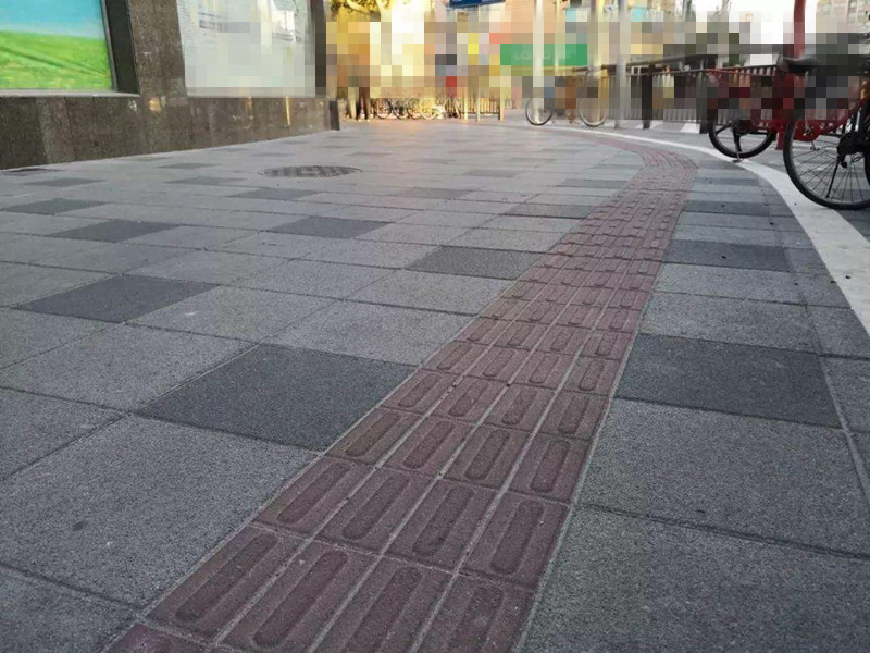 城市人行道青石板鋪貼施工方法